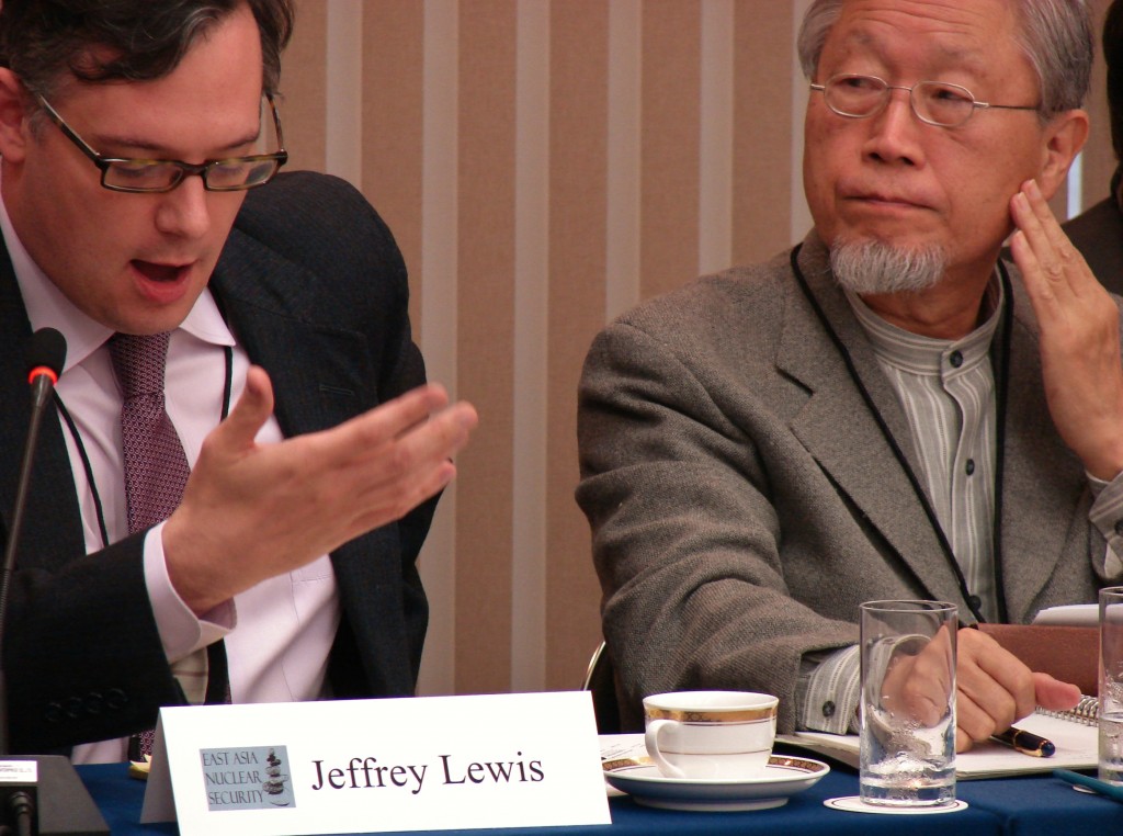 Jeffrey Lewis - Monterey Institute for International Studies (left) and Umebayashi Hiromichi - Peace Depot (right).