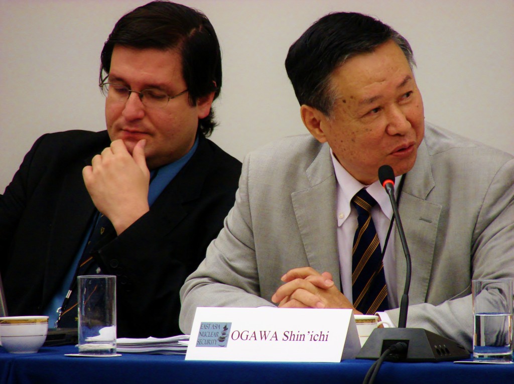 Binoy Kampmark - workshop rapporteur (left) and Ogawa Shin'ichi - Ritsumeikan Asia Pacific University (right).