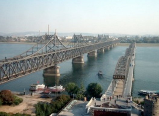 Sino–North Korean Friendship Bridge, Dandong–Sinŭiju