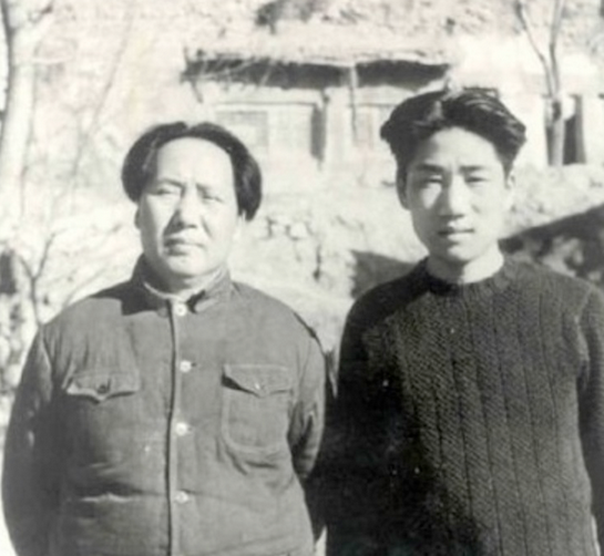 Mao Anying (1922–1950) with his father